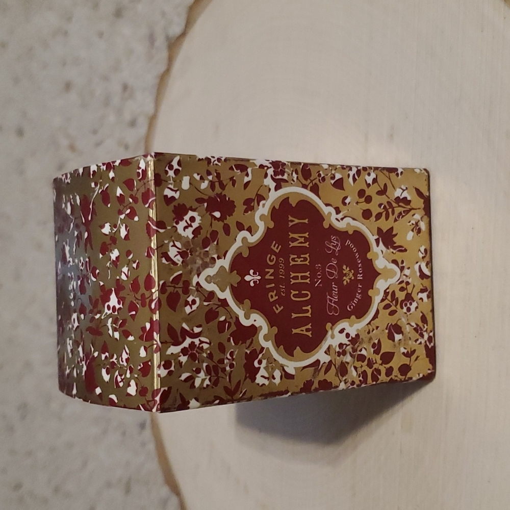 Fringe Alchemy No. 3 Fleur De Lys Ginger Rosewood Candle 4 oz NEW
